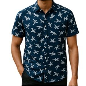 FOREVER 21 Mens Crane Print Shirt Navy Blue Short Sleeve Button Down Hawaiian S